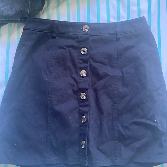 Forever 21 black button up skirt - Picture 1 of 3